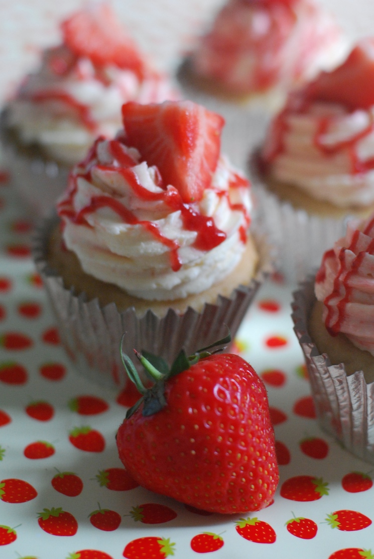 strawberry_vegan_cupcakes_afternoon_crumbs_3