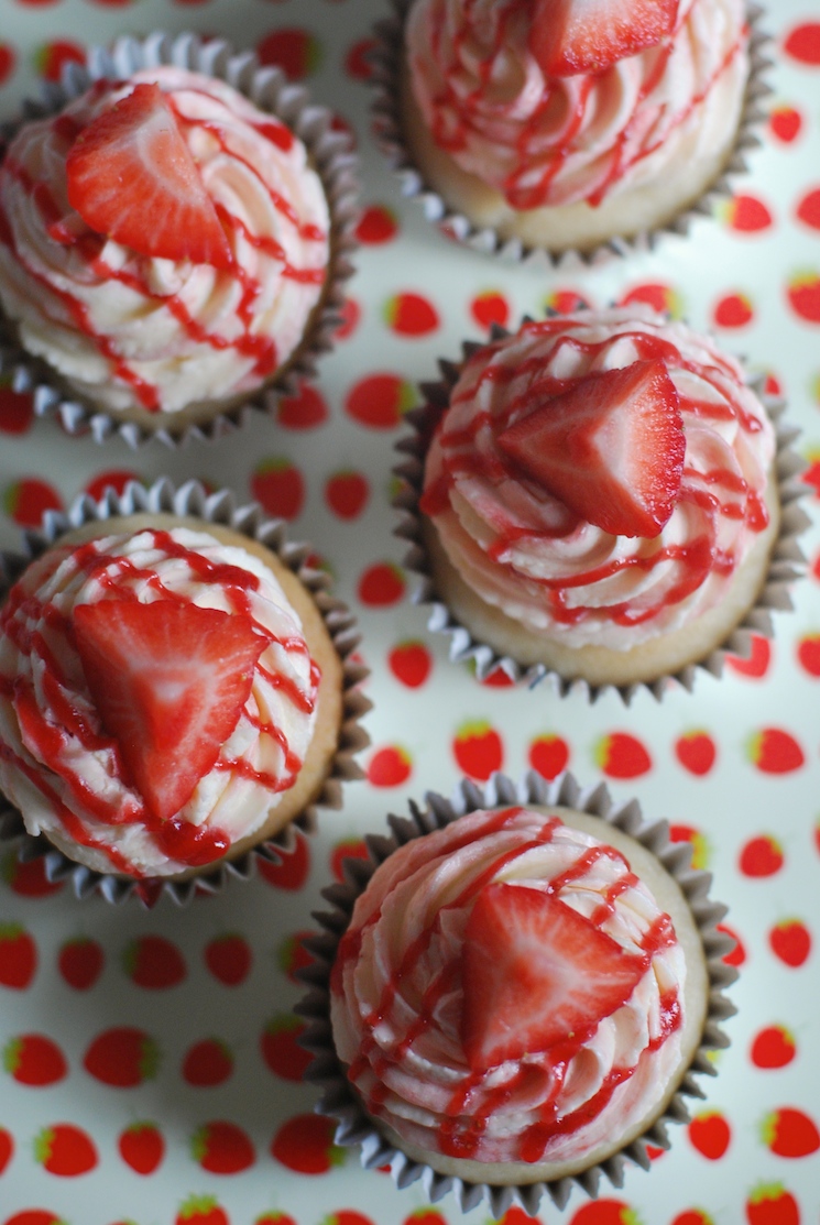 strawberry_vegan_cupcakes_afternoon_crumbs_2