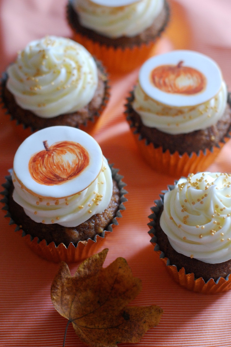 Pumpkin_cupcakes_afternoon_crumbs_5