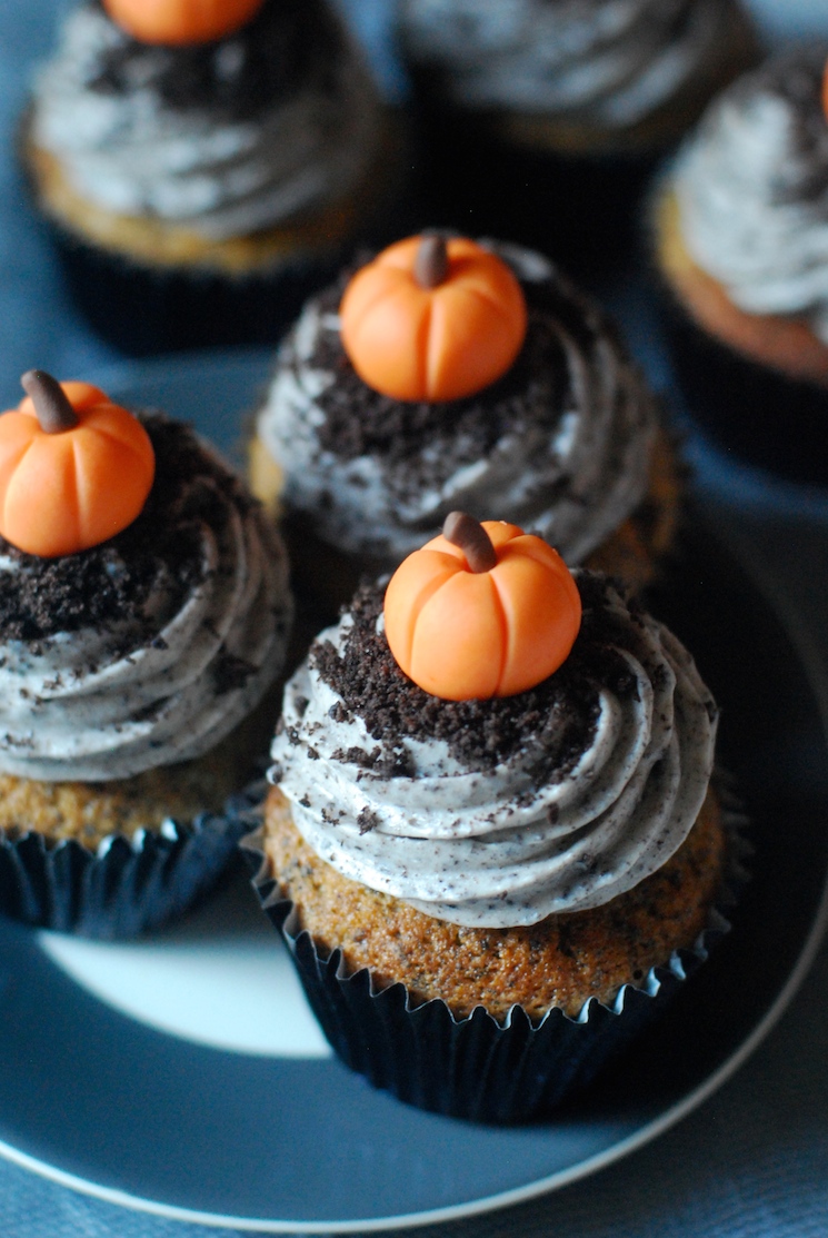 Pumpkin_cupcakes_afternoon_crumbs_4