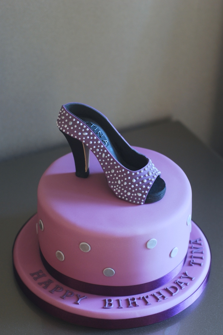shoe_cake_afternoon_crumbs_03