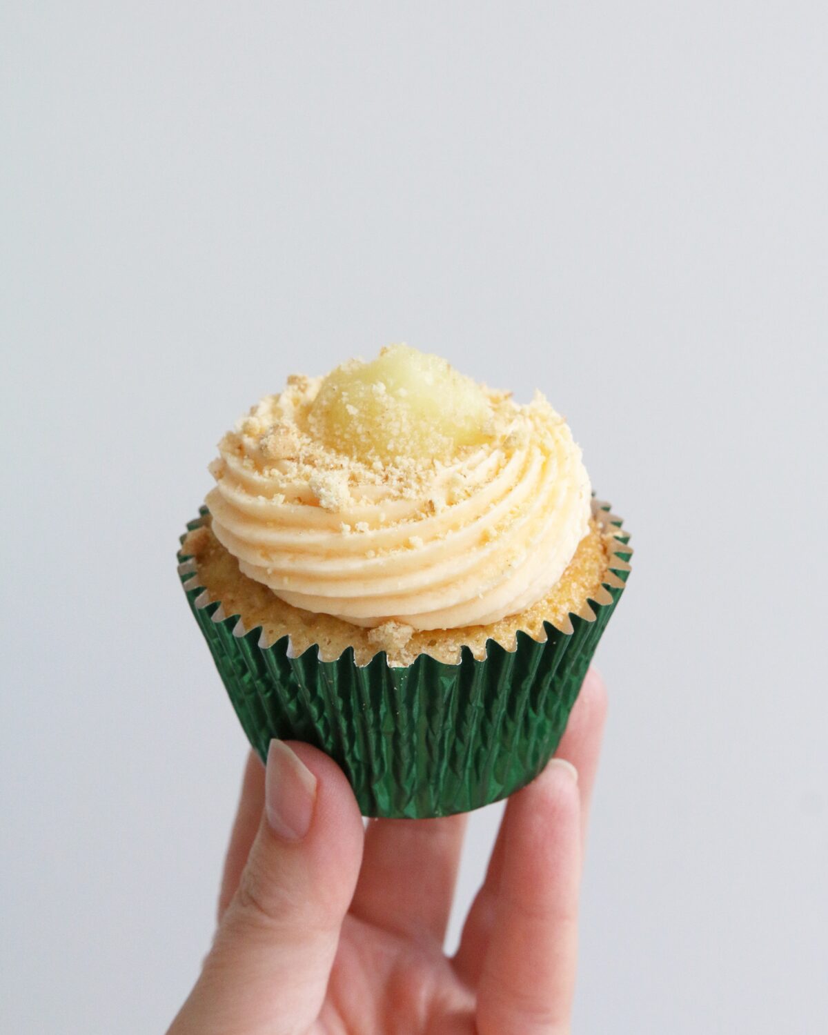 Apple Crumble Cupcake using Fine Star Nozzle