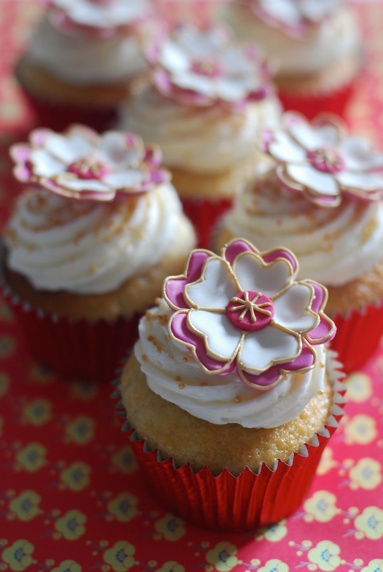 annette_flower_cupcakes_afternoon_crumbs_1