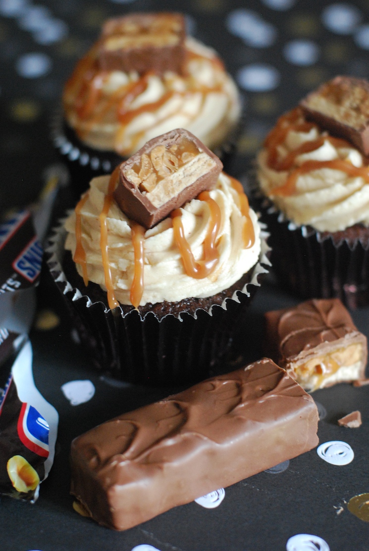 Snickers_Cupcake_Afternoon_Crumbs_01